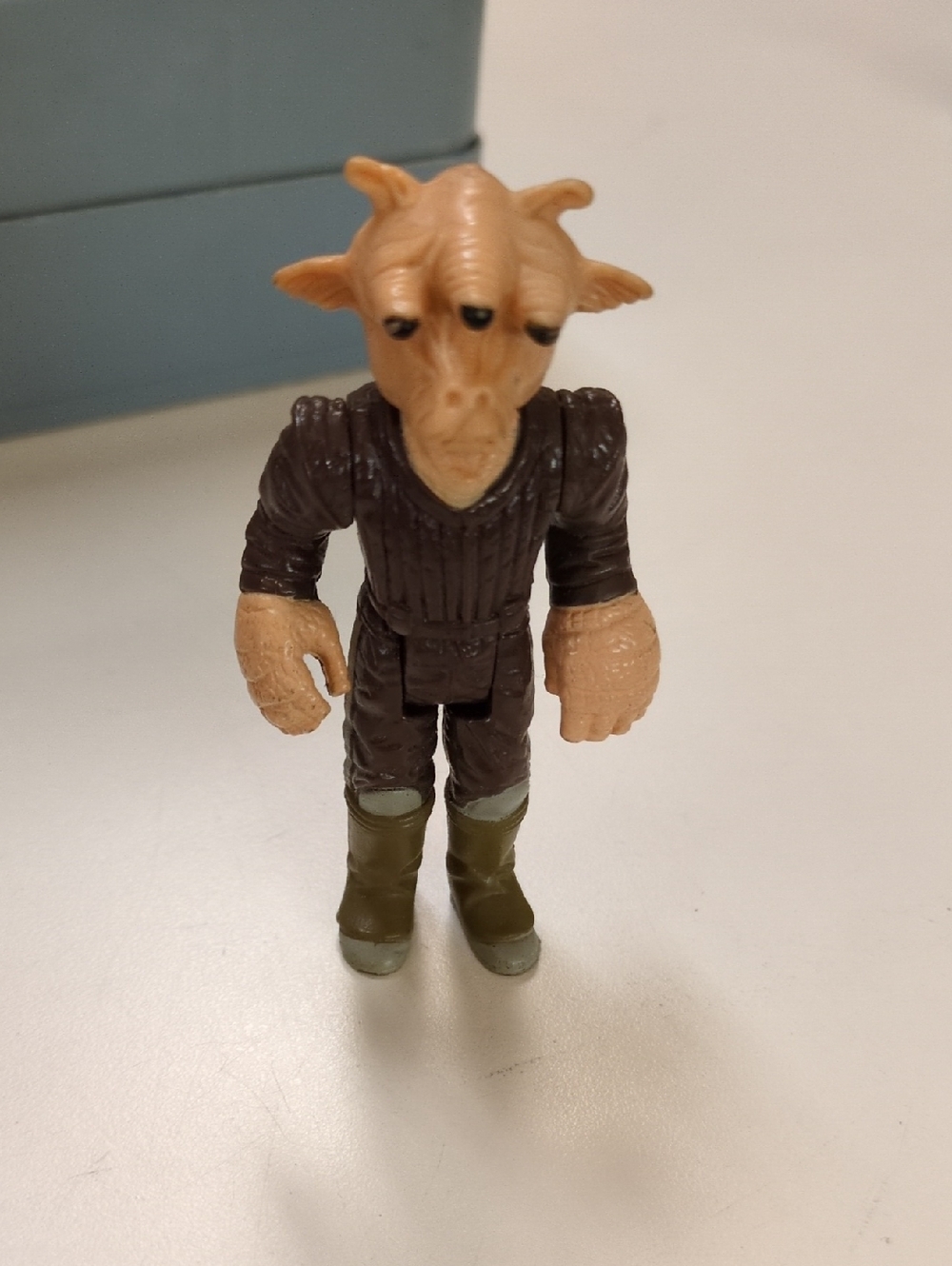 Alien Action Figure Kids Toy - Tan & Brown
